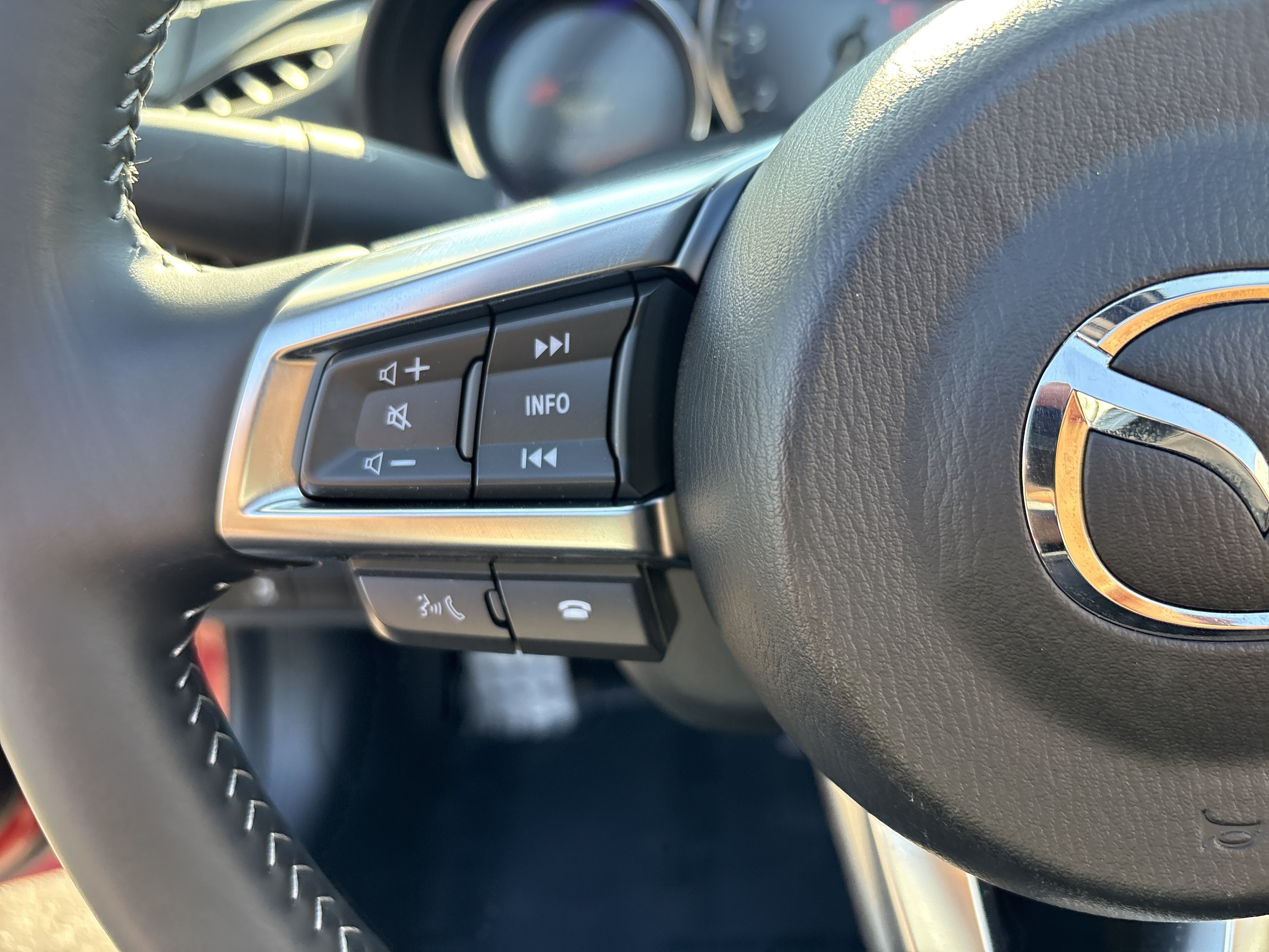 Used 2026 MAZDA MX-5 Miata Sport w/ Interior Package RWD image 22