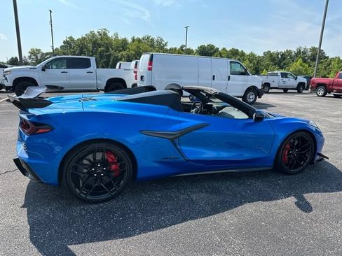Used 2025 Chevrolet Corvette Z06 w/ Z07 Performance Package RWD image 4