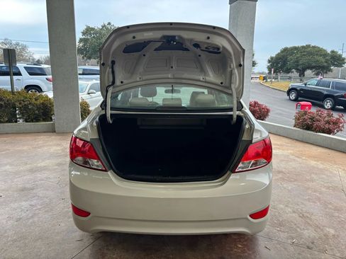 Used 2017 Hyundai Accent SE image 18