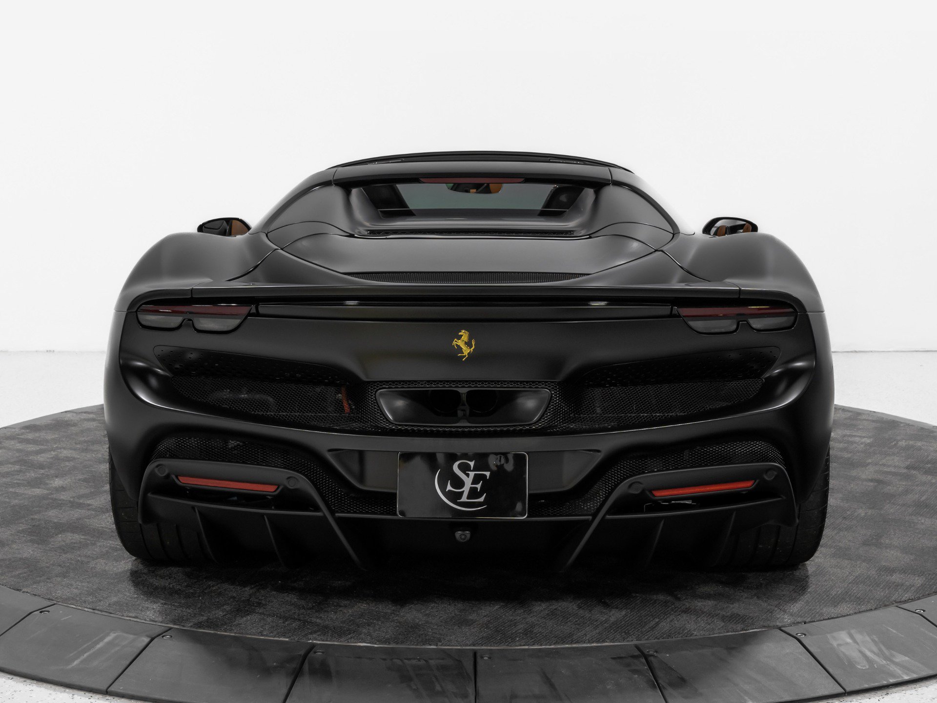 Used 2023 Ferrari 296 GTS RWD image 7