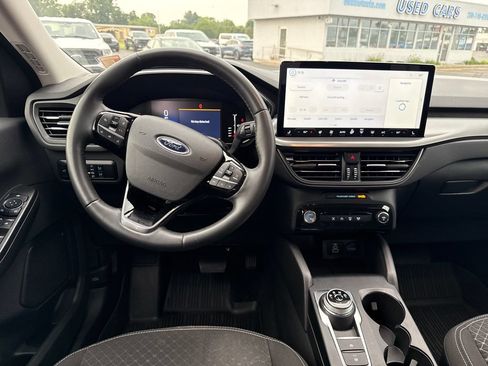 Used 2024 Ford Escape Active w/ Tech Pack #1 AWD/4WD image 9