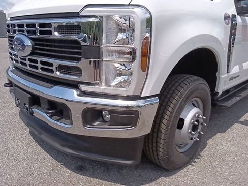 New 2026 Ford F350 XL w/ XL Chrome Package AWD/4WD image 9