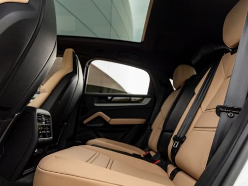 New 2026 Porsche Cayenne Coupe image 33