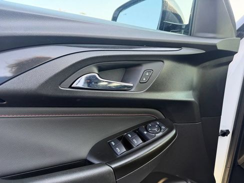 Used 2022 Chevrolet TrailBlazer RS w/ Technology Package FWD image 27