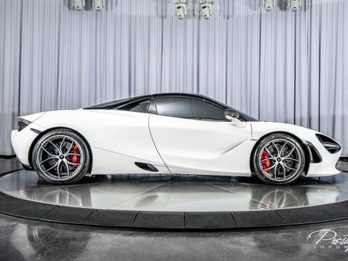Used 2022 McLaren 720S Spider image 39
