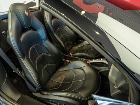 Used 2018 Ferrari 488 Spider RWD image 19