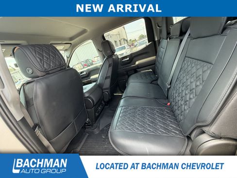 Used 2022 Chevrolet Silverado 1500 LT AWD/4WD image 7