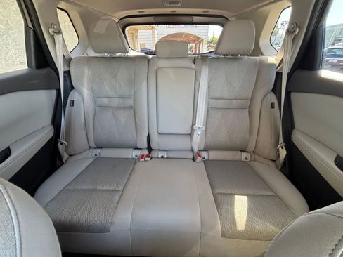 Used 2025 Nissan Rogue SV image 40