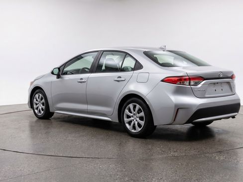 Used 2025 Toyota Corolla LE FWD image 6