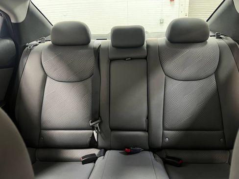 Used 2013 Hyundai Elantra GLS w/ Preferred Pkg FWD image 28