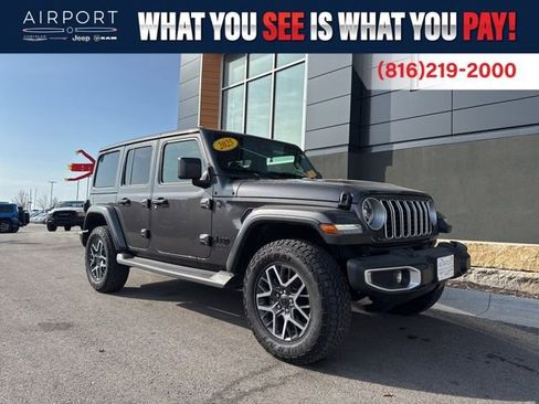Used 2025 Jeep Wrangler Unlimited Sahara AWD/4WD image 1