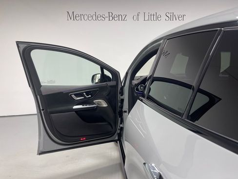 Used 2024 Mercedes-Benz EQE AMG 4MATIC SUV image 17