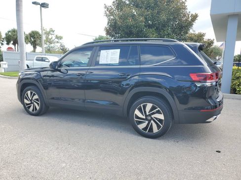 Certified 2024 Volkswagen Atlas SE w/ Panoramic Sunroof Package FWD image 8