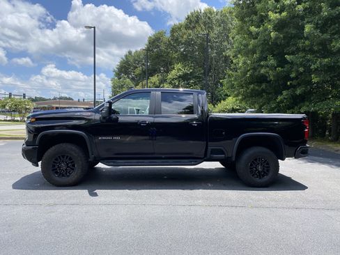 Used 2024 Chevrolet Silverado 2500 ZR2 w/ Technology Package AWD/4WD image 6