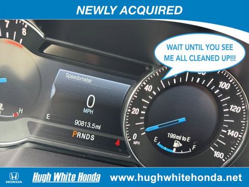 Used 2017 Ford Explorer Platinum image 3