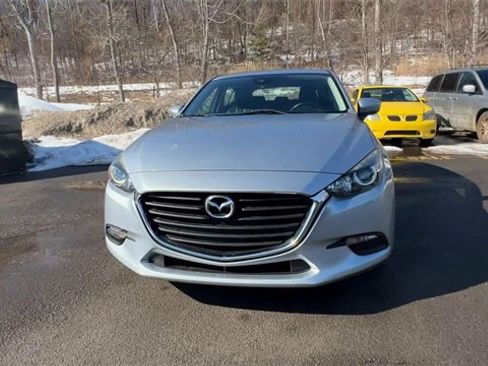 Used 2018 MAZDA MAZDA3 Touring image 3
