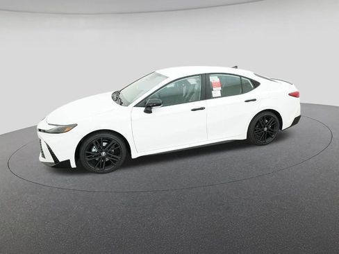New 2026 Toyota Camry Hybrid image 2