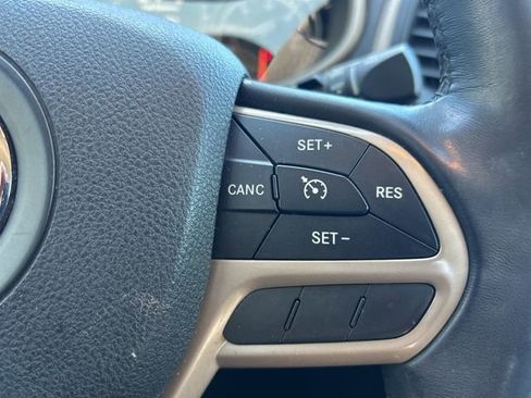 Used 2017 Jeep Cherokee Latitude w/ Safety/Convenience Group image 15