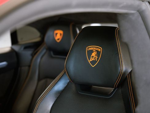 Used 2019 Lamborghini Urus image 24