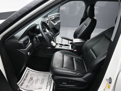 Used 2023 Ford Explorer XLT w/ Equipment Group 202A image 14