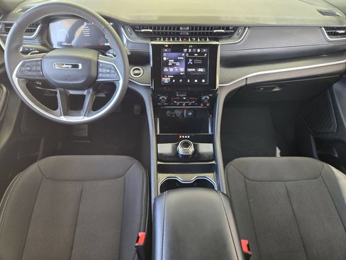 Used 2025 Jeep Grand Cherokee L Laredo RWD image 29