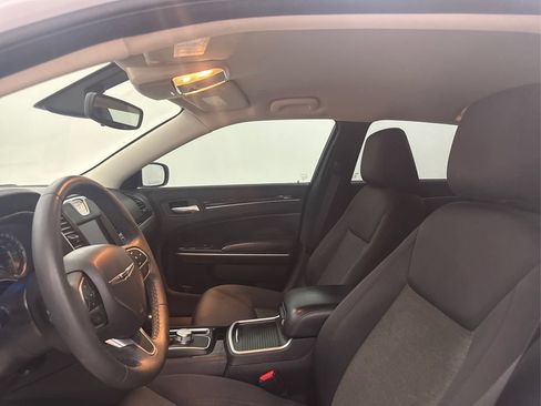 Used 2023 Chrysler 300 Touring w/ Sport Appearance Package RWD image 31
