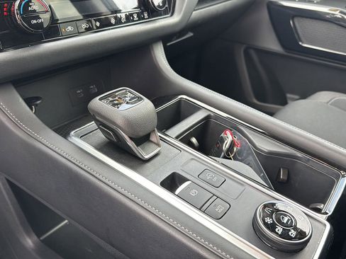 Used 2025 Nissan Pathfinder SV image 25