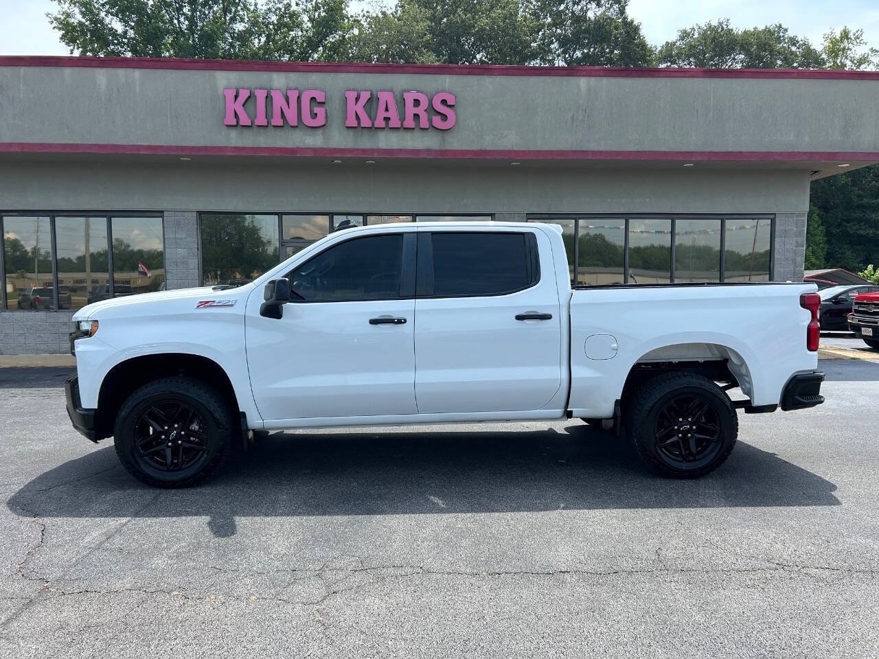 Used 2020 Chevrolet Silverado 1500 LT Trail Boss w/ Convenience Package AWD/4WD image 2