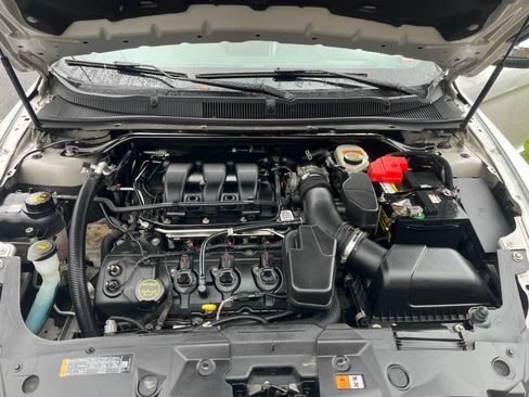 Used 2016 Ford Taurus Limited w/ Driver Assist Package image 12