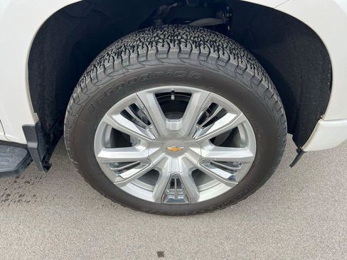 Used 2022 Chevrolet Silverado 1500 High Country w/ High Country Premium Package image 12