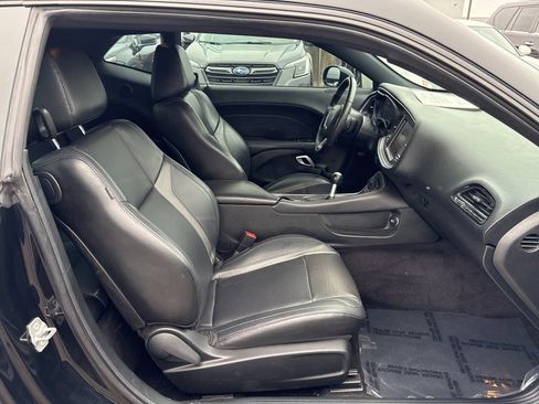 Used 2017 Dodge Challenger R/T w/ Blacktop Package image 10