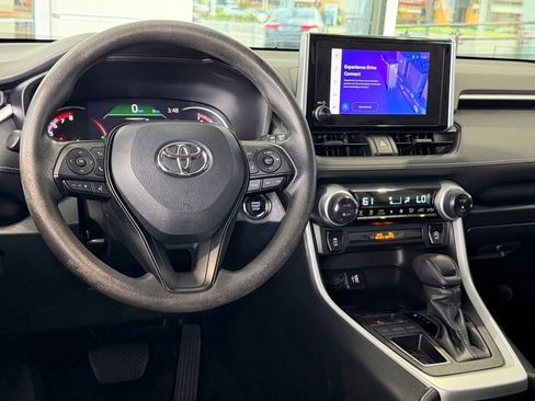 Certified 2023 Toyota RAV4 XLE FWD image 32