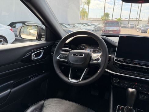 Used 2025 Jeep Compass Trailhawk w/ Trailer Tow Group image 33