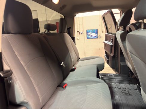 Used 2018 RAM 2500 Tradesman w/ Chrome Appearance Group AWD/4WD image 24
