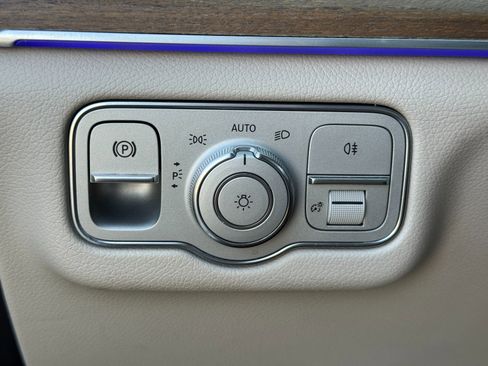 Used 2021 Mercedes-Benz GLS 580 4MATIC image 21