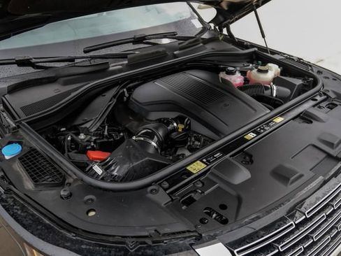 Used 2025 Land Rover Range Rover Long Wheelbase Autobiography AWD/4WD image 67