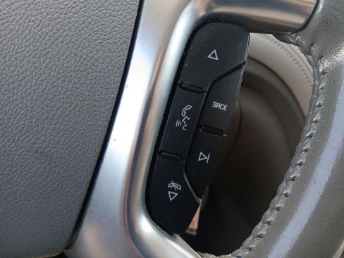 Used 2017 Chevrolet Traverse LT w/ Traveler's Package FWD image 25