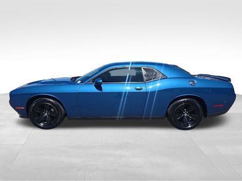 Used 2023 Dodge Challenger SXT RWD image 6