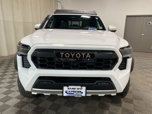 Used 2024 Toyota Tacoma Trailhunter image 2
