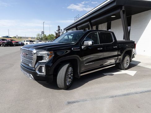 Used 2019 GMC Sierra 1500 Denali w/ Denali Ultimate Package AWD/4WD image 3