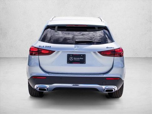 New 2026 Mercedes-Benz GLA 250 4MATIC image 6