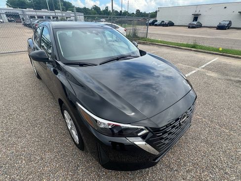 Used 2025 Nissan Sentra S FWD image 1