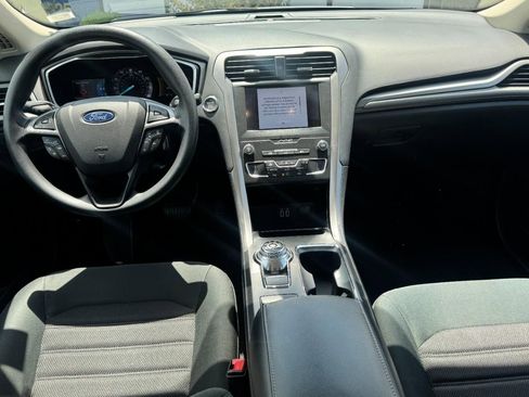 Used 2020 Ford Fusion SE FWD image 11