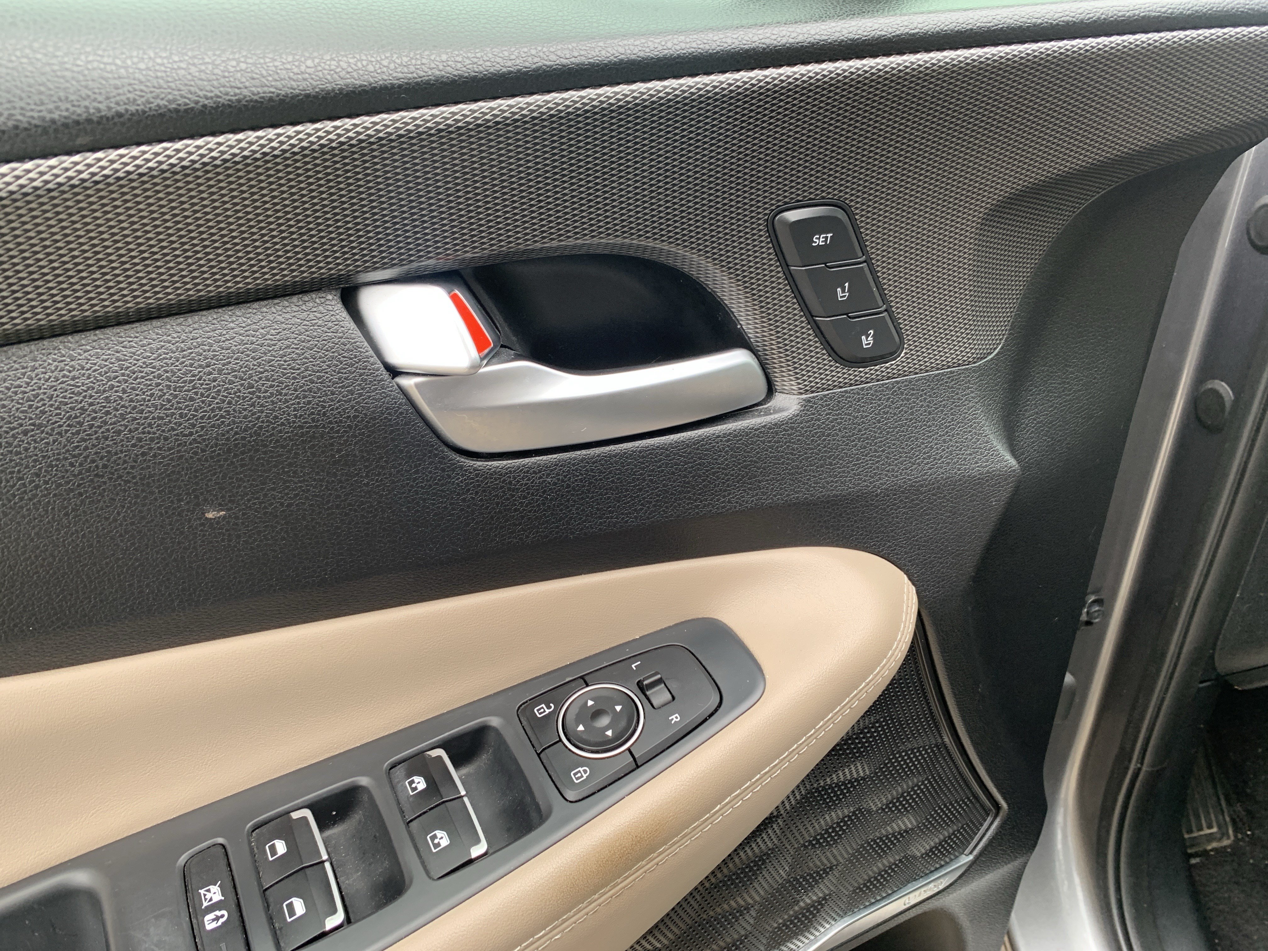 Used 2019 Hyundai Santa Fe FWD image 15