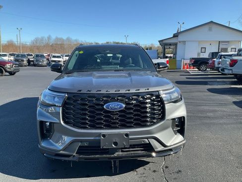 New 2026 Ford Explorer ST-Line w/ ST-Line Street Pack RWD image 2
