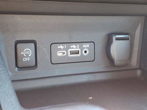 Used 2025 Nissan Sentra SV image 17