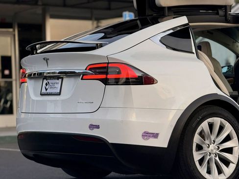 Used 2019 Tesla Model X Long Range image 9