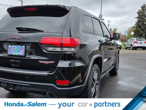 Used 2018 Jeep Grand Cherokee Trailhawk w/ Trailhawk Luxury Group image 3