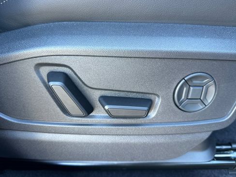 Used 2025 Audi Q5 Premium Plus w/ Premium Plus image 23