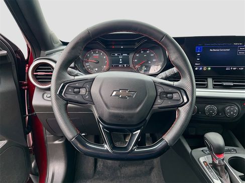 Used 2025 Chevrolet Trax RS w/ Driver Confidence Package image 11